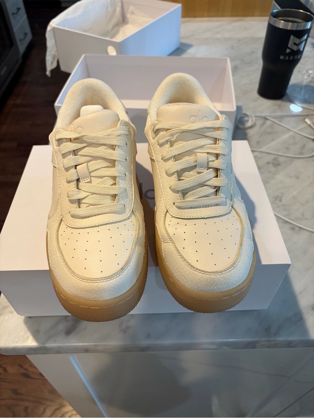 ALO Yoga Cream and Tan Platform Sneakers - Picture 2 of 5